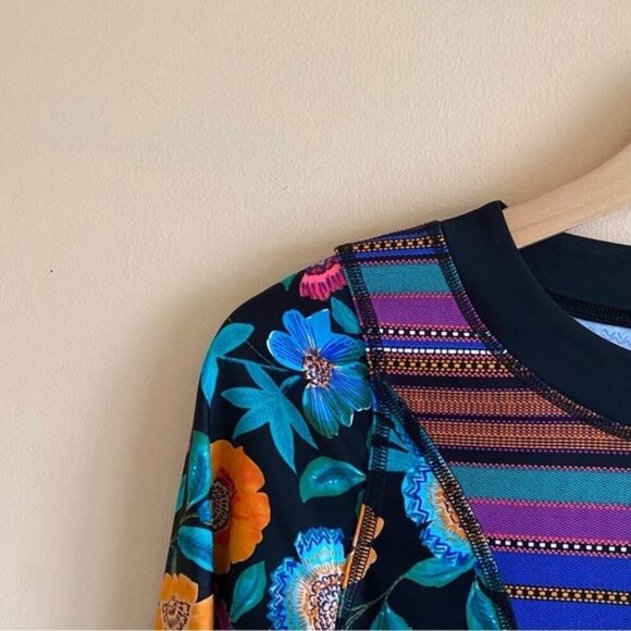 Body Glove Woman XS  Rash Gaurd Long Sleeve Crew Neck Tropical Shirt UPF 50+ - Picture 5 of 13